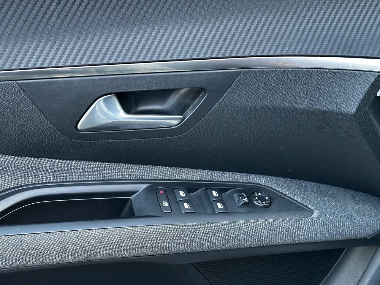 Peugeot 3008 2022 — Миниатюра 5