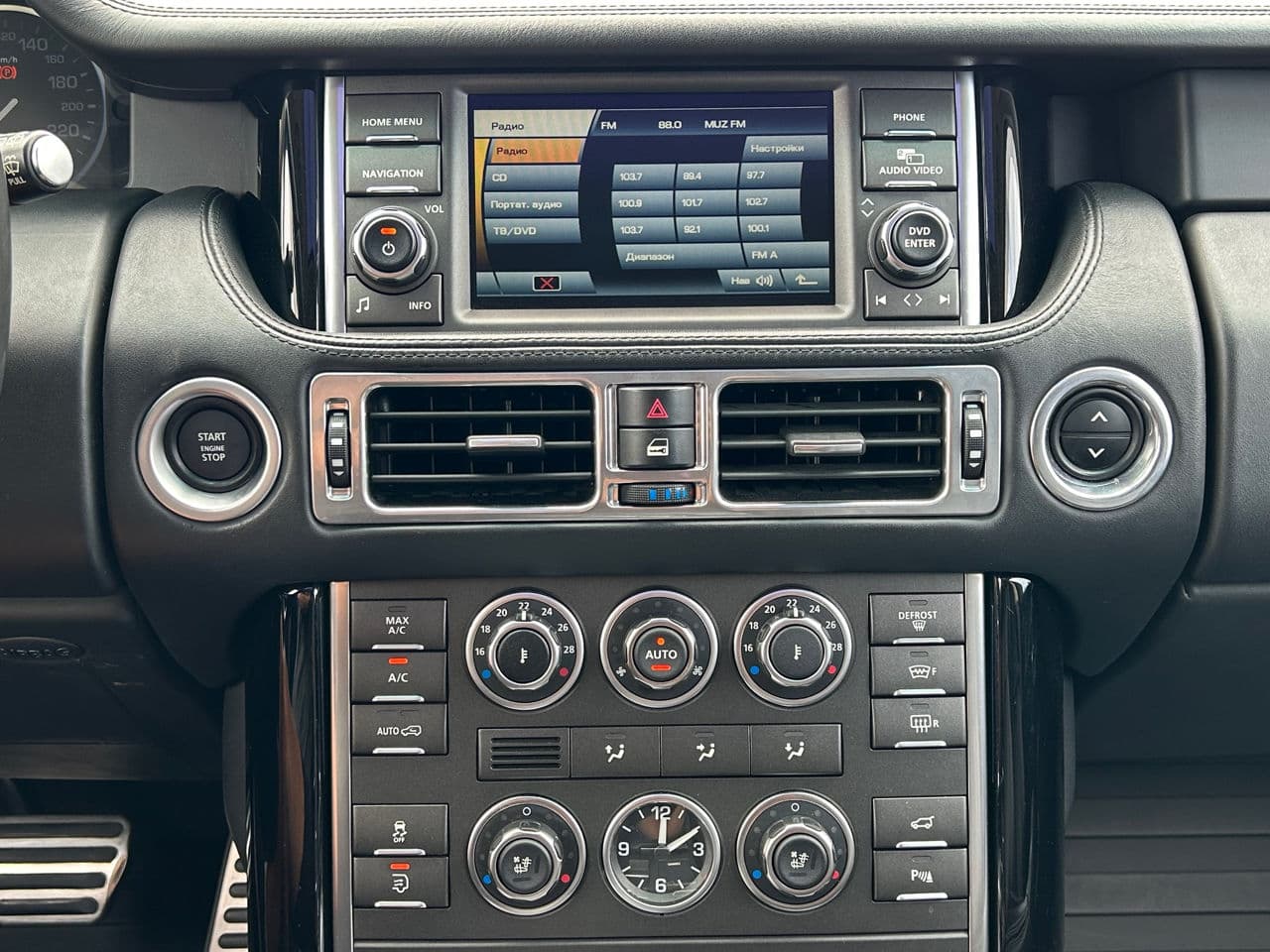 Land Rover Range Rover Vogue 2011 — Миниатюра 12