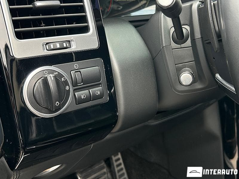 Land Rover Range Rover Vogue 2011 — Миниатюра 8