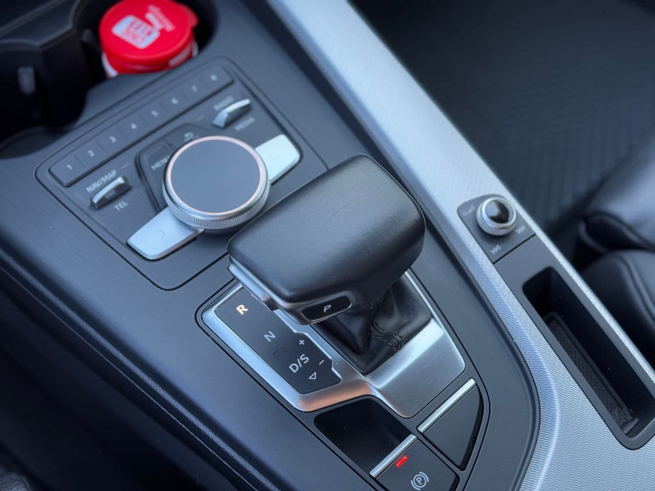 Audi A4 2018 — Миниатюра 16