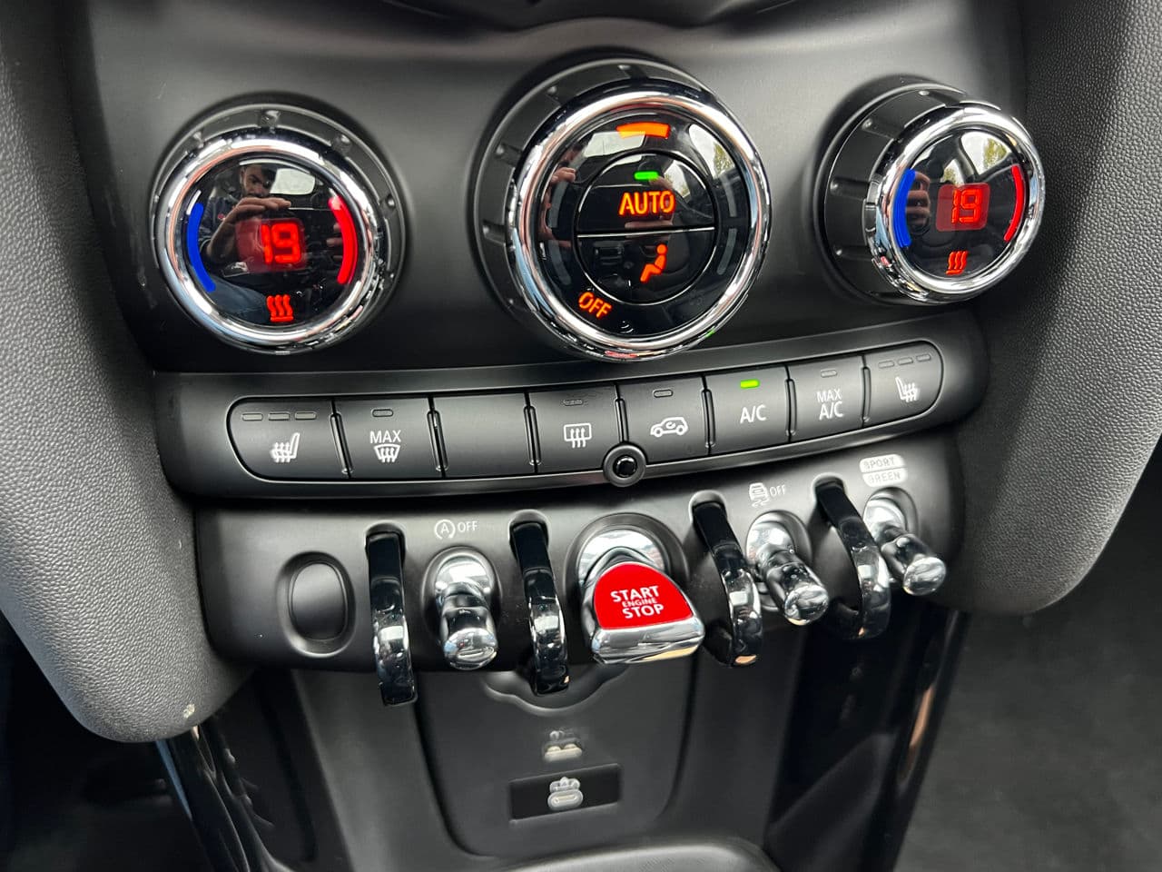 Mini Cooper S 2023 — Миниатюра 15