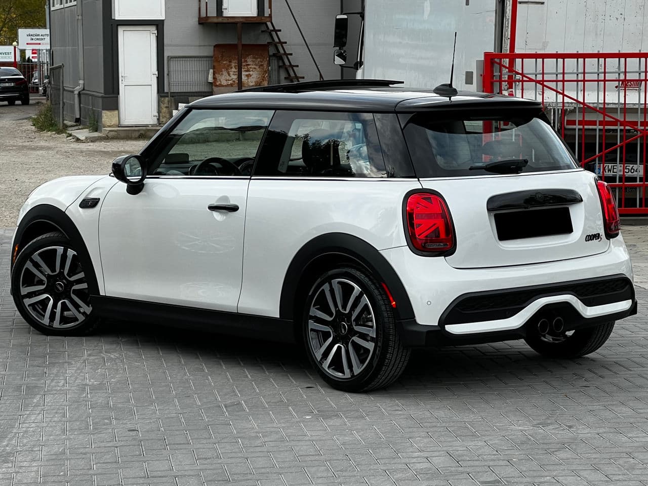 Mini Cooper S 2023 — Миниатюра 4