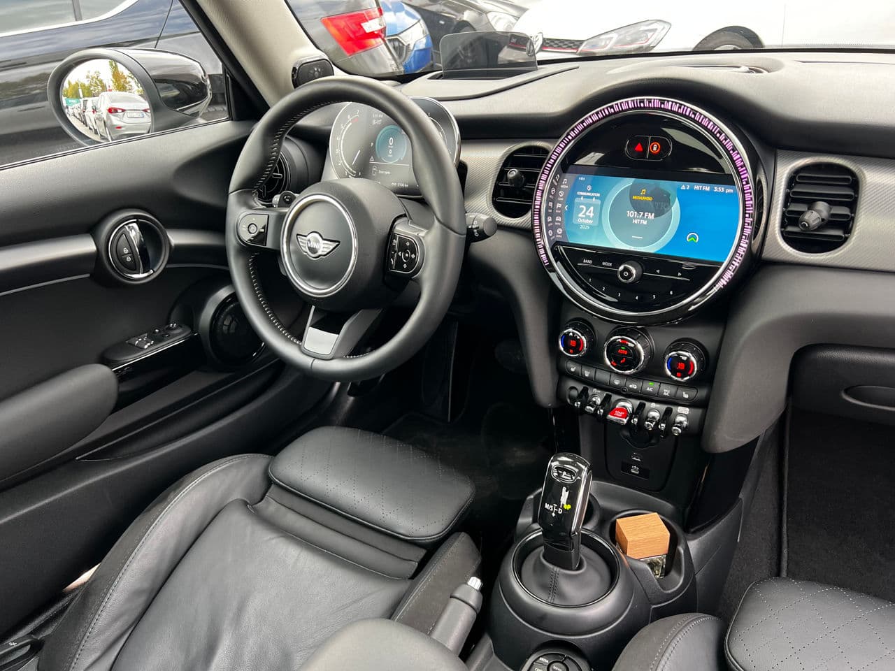 Mini Cooper S 2023 — Миниатюра 7