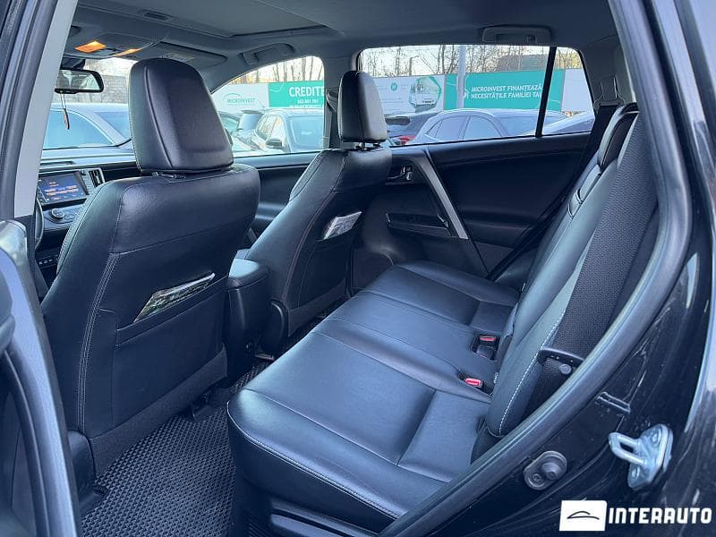 Toyota Rav-4 2018 — Миниатюра 7