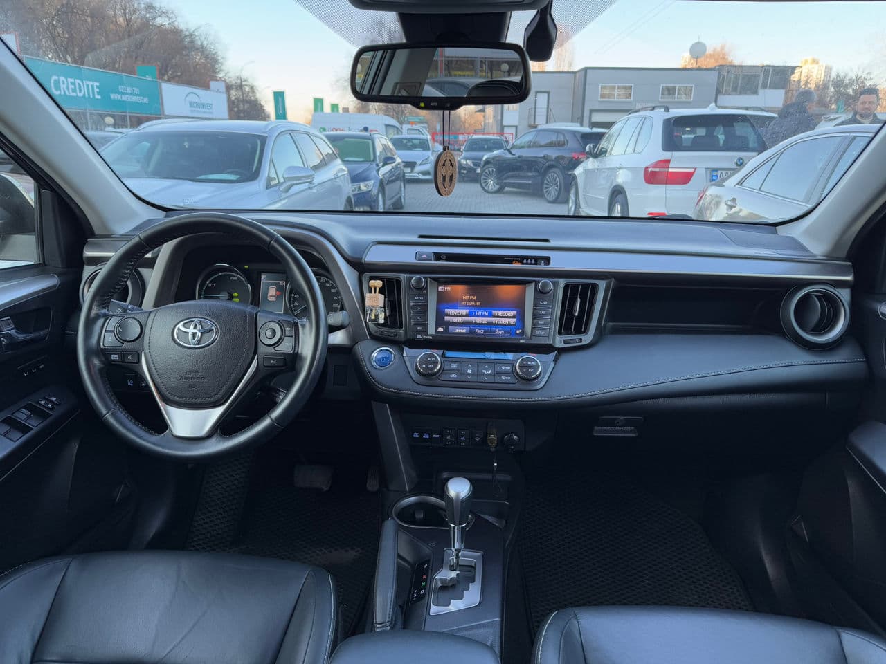 Toyota Rav-4 2018 — Миниатюра 9