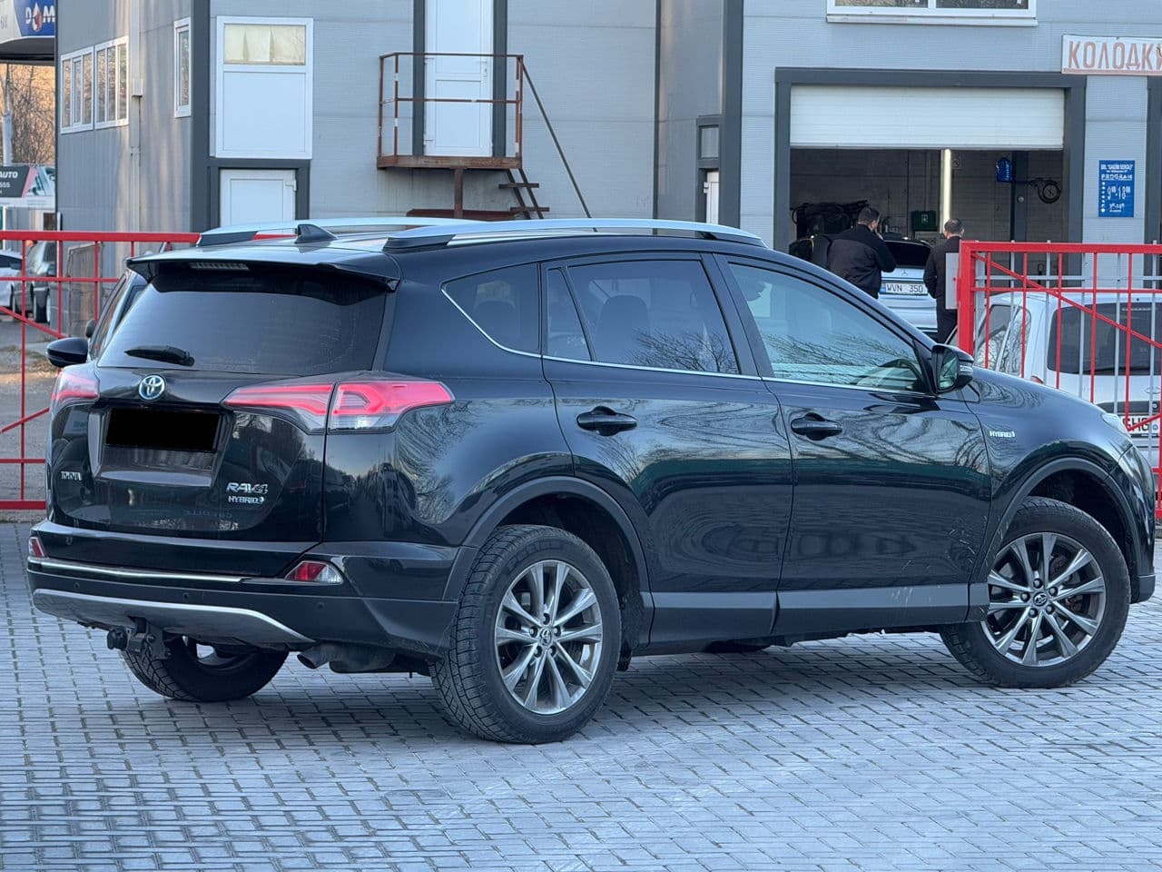 Toyota Rav-4 2018 — Миниатюра 4