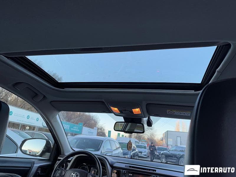 Toyota Rav-4 2018 — Миниатюра 17