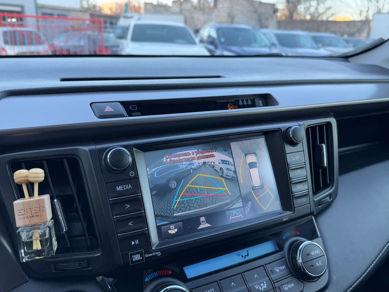 Toyota Rav-4 2018 — Миниатюра 13