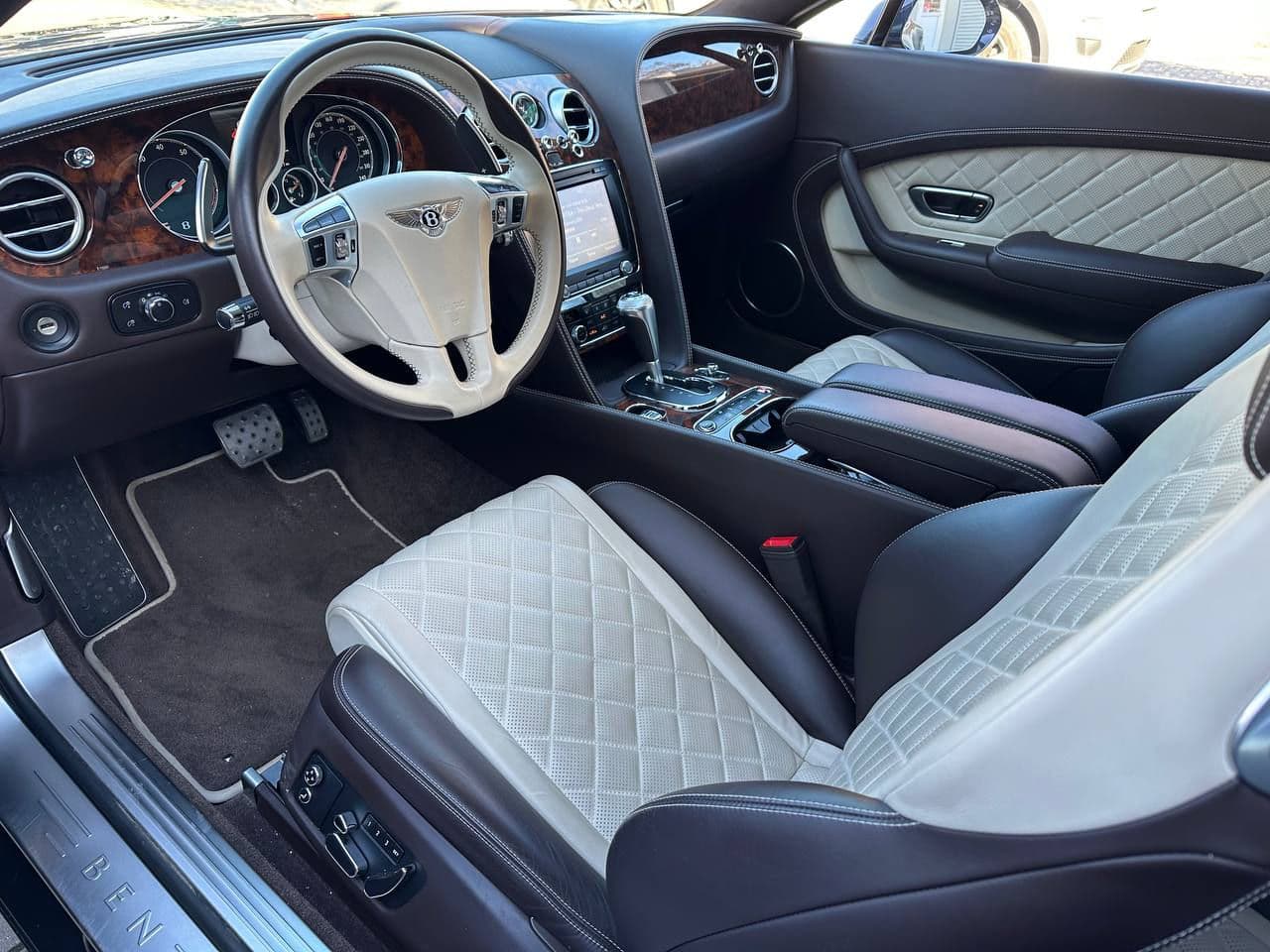 Bentley Continental GT 2017 — Миниатюра 6