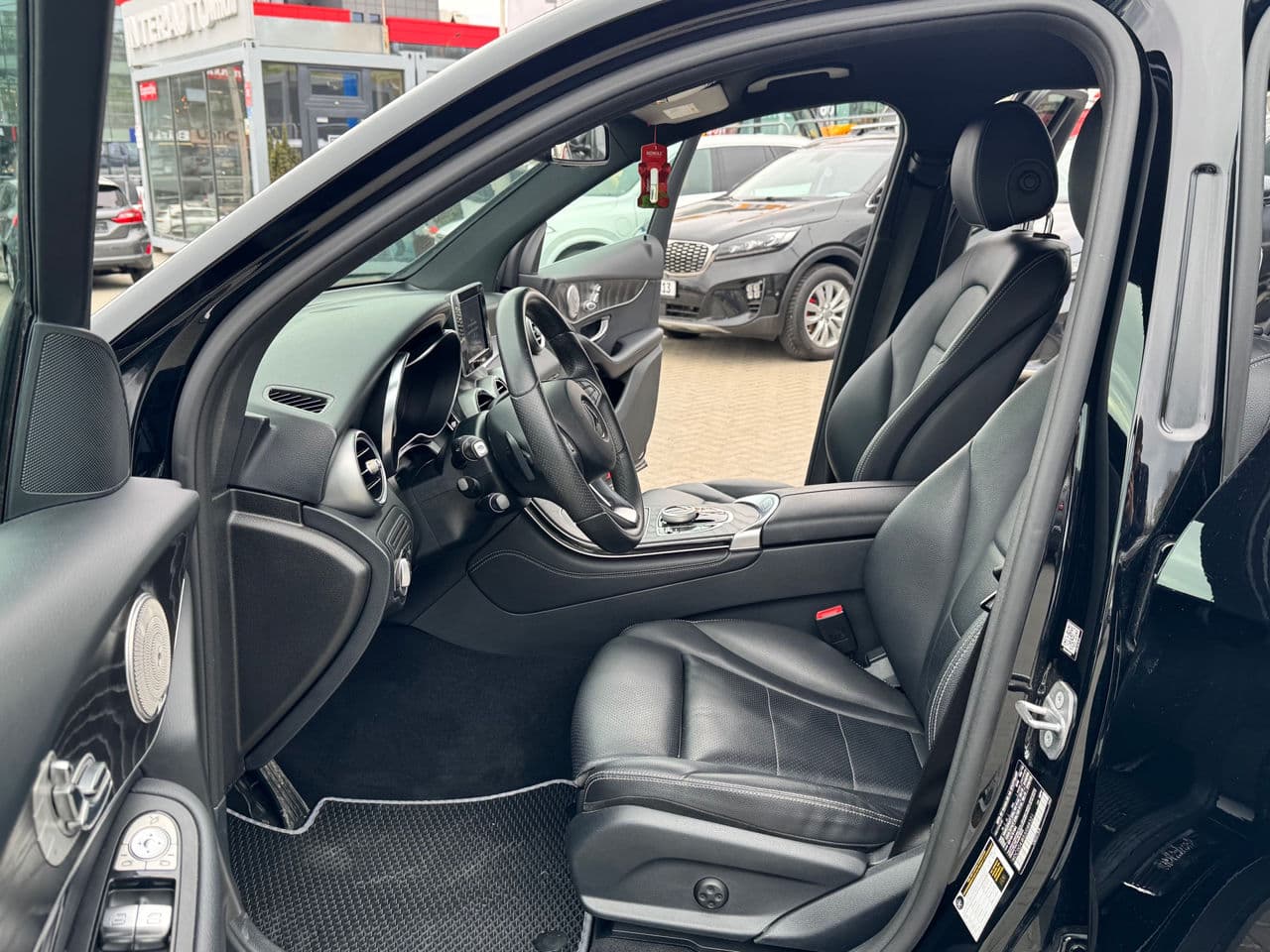 Mercedes GLC 300 2018 — Миниатюра 5