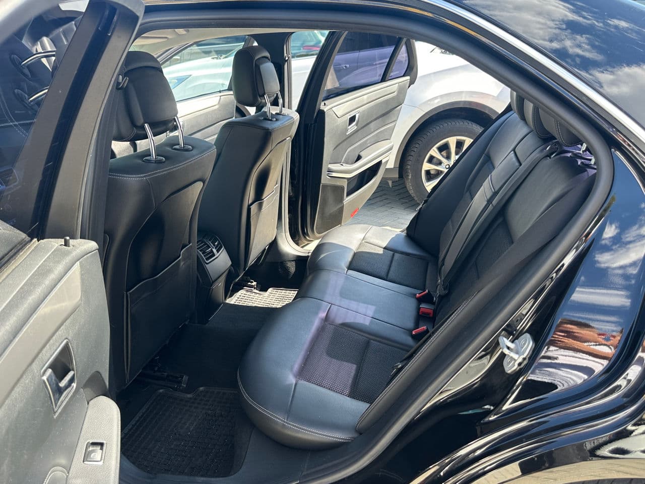 Mercedes E 300h 2015 — Миниатюра 14