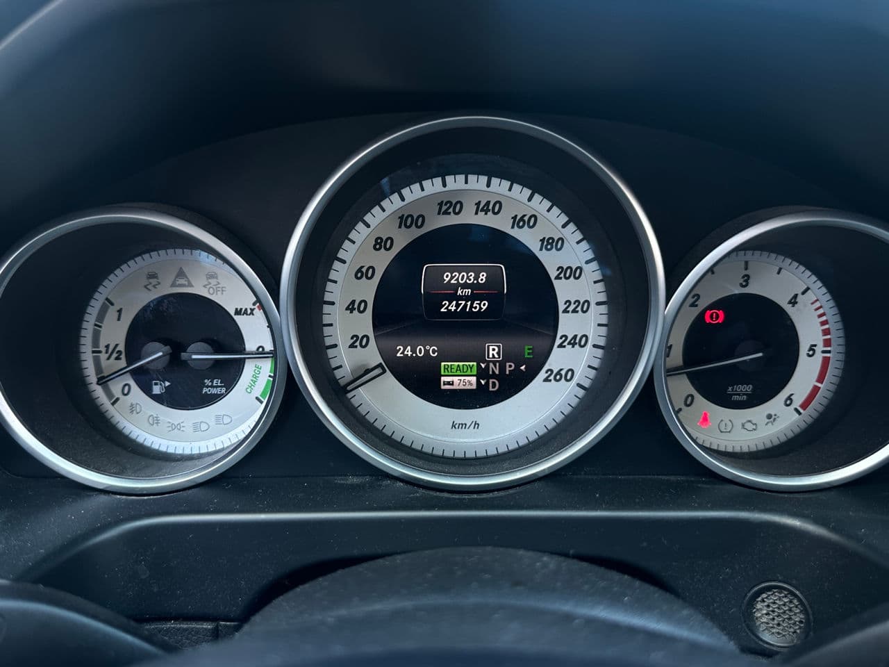 Mercedes E 300h 2015 — Миниатюра 8