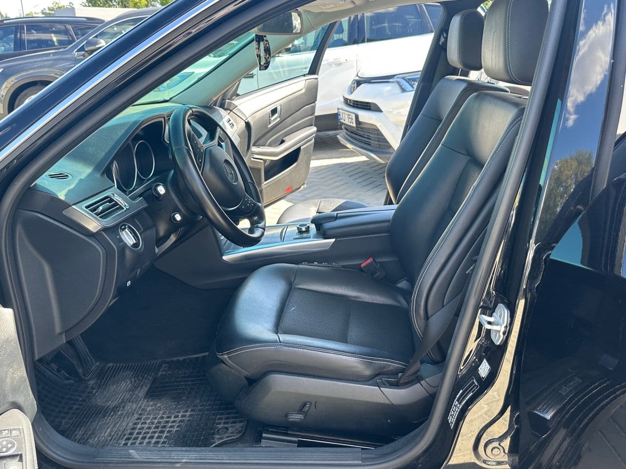 Mercedes E 300h 2015 — Миниатюра 5