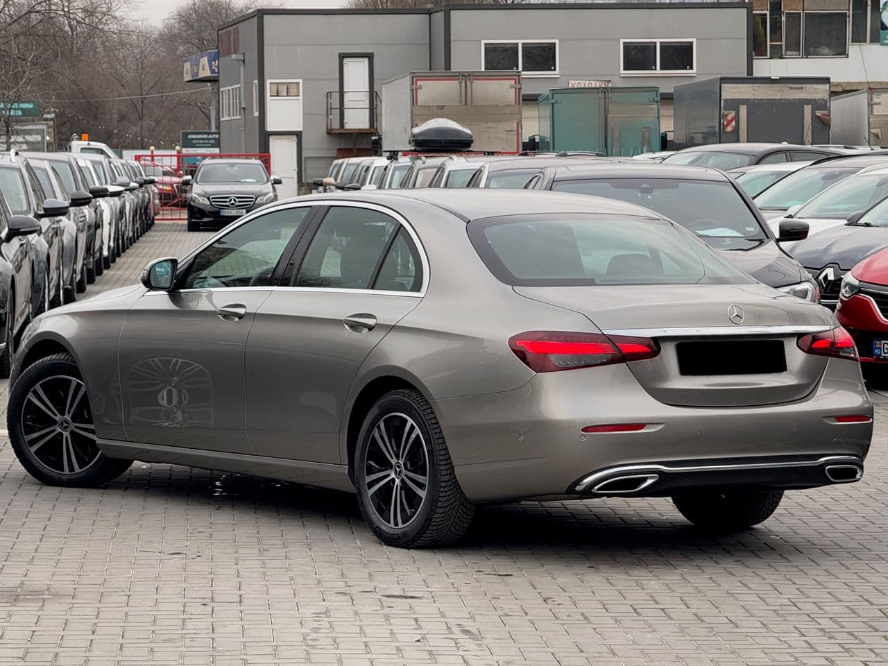 Mercedes E 200 2023 — Миниатюра 4