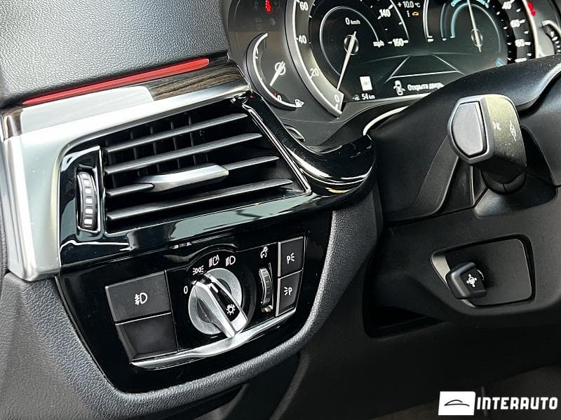 BMW 530e 2018 — Миниатюра 17