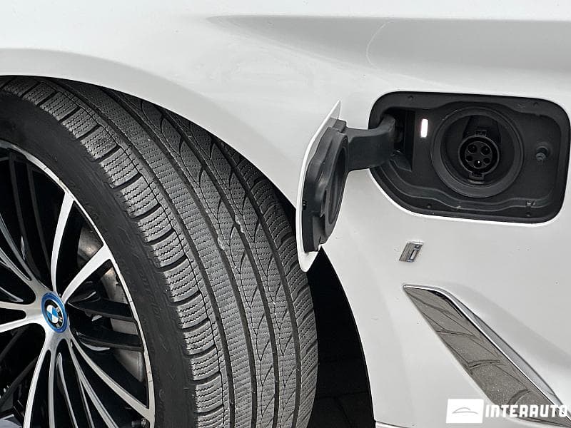 BMW 530e 2018 — Миниатюра 5