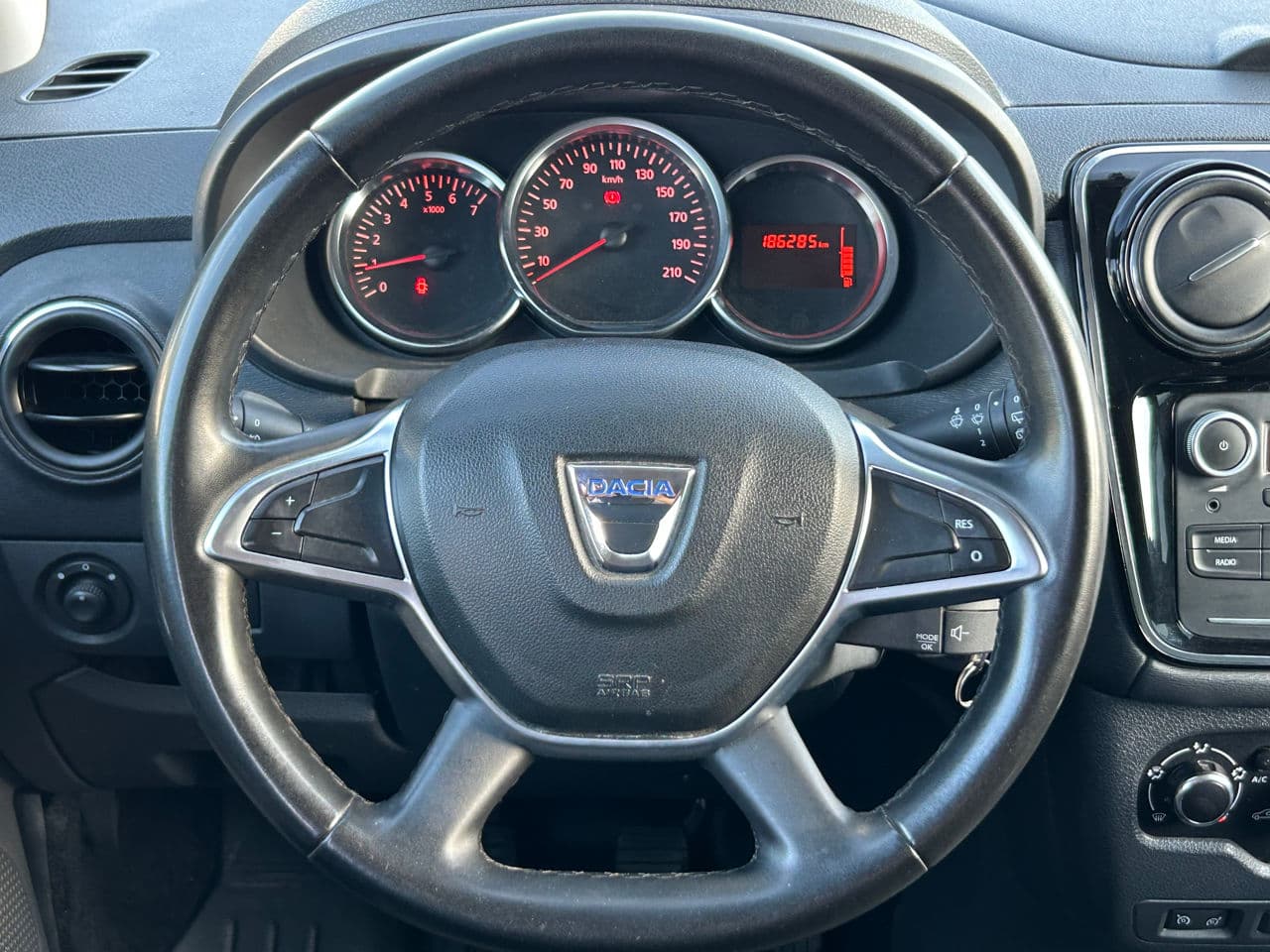 Dacia Lodgy 2020 — Миниатюра 10