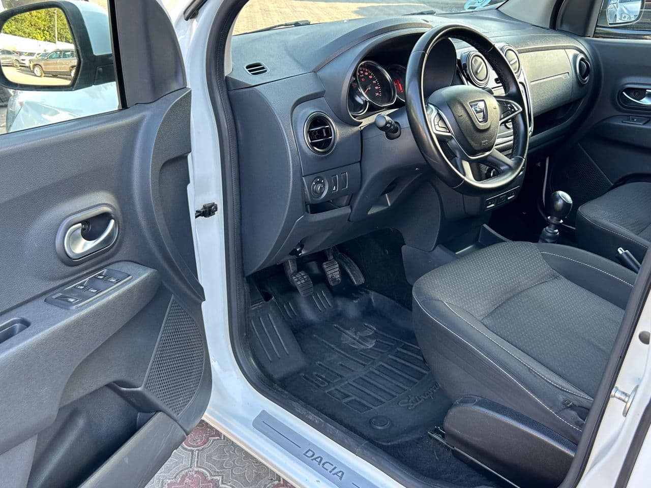 Dacia Lodgy 2020 — Миниатюра 5