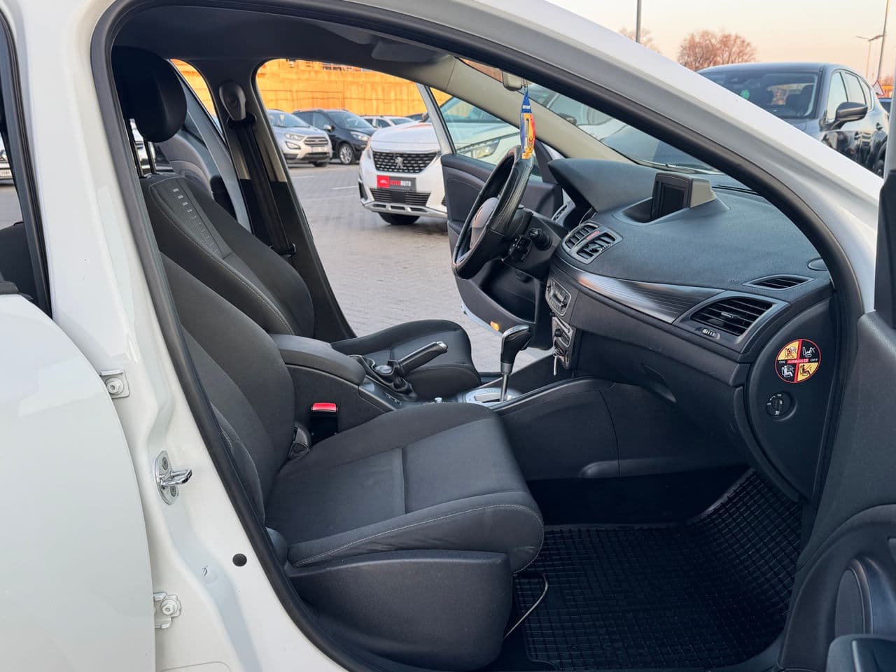 Renault Megane 2011 — Миниатюра 15