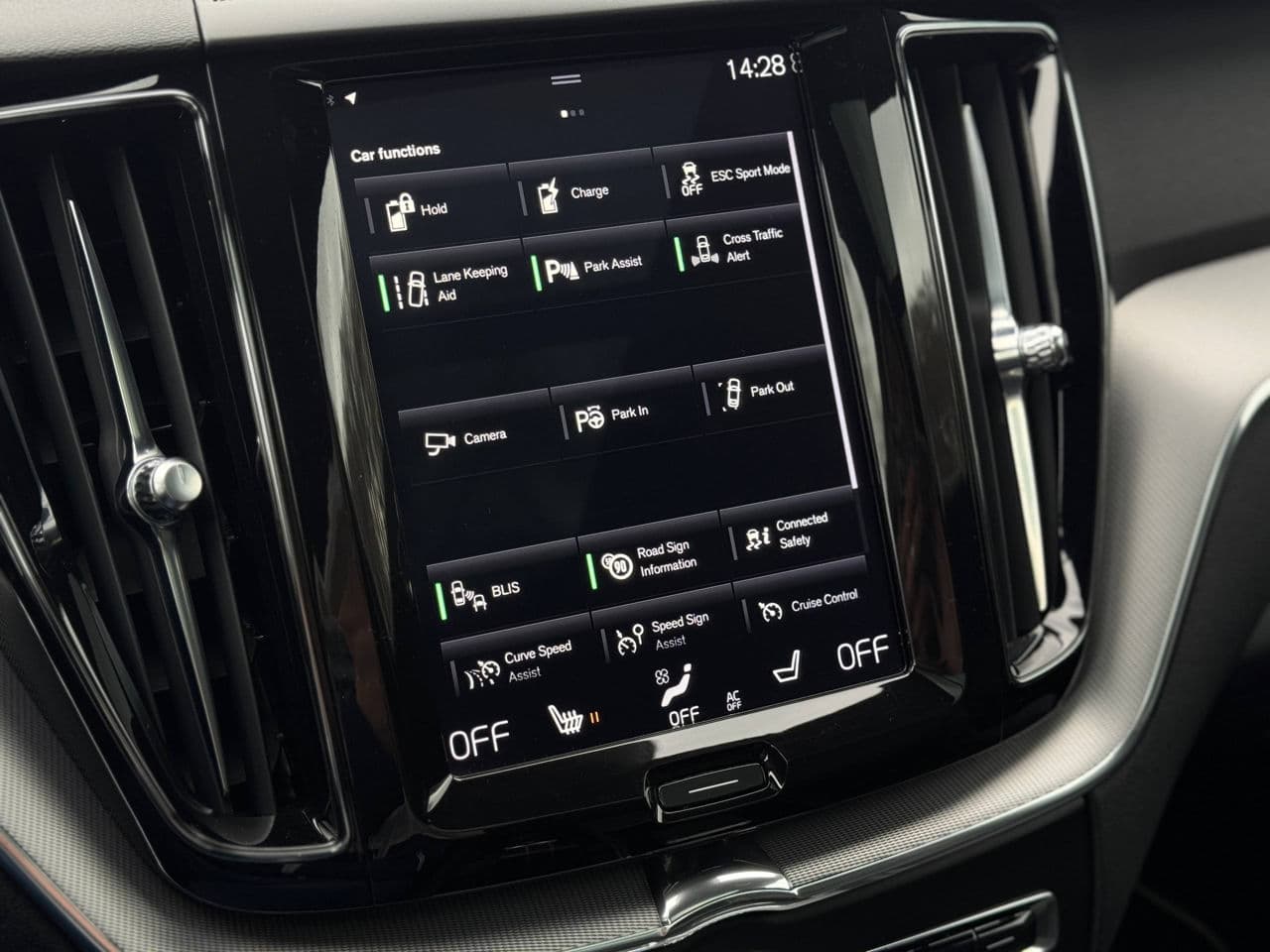 Volvo XC 60 2019 — Миниатюра 9