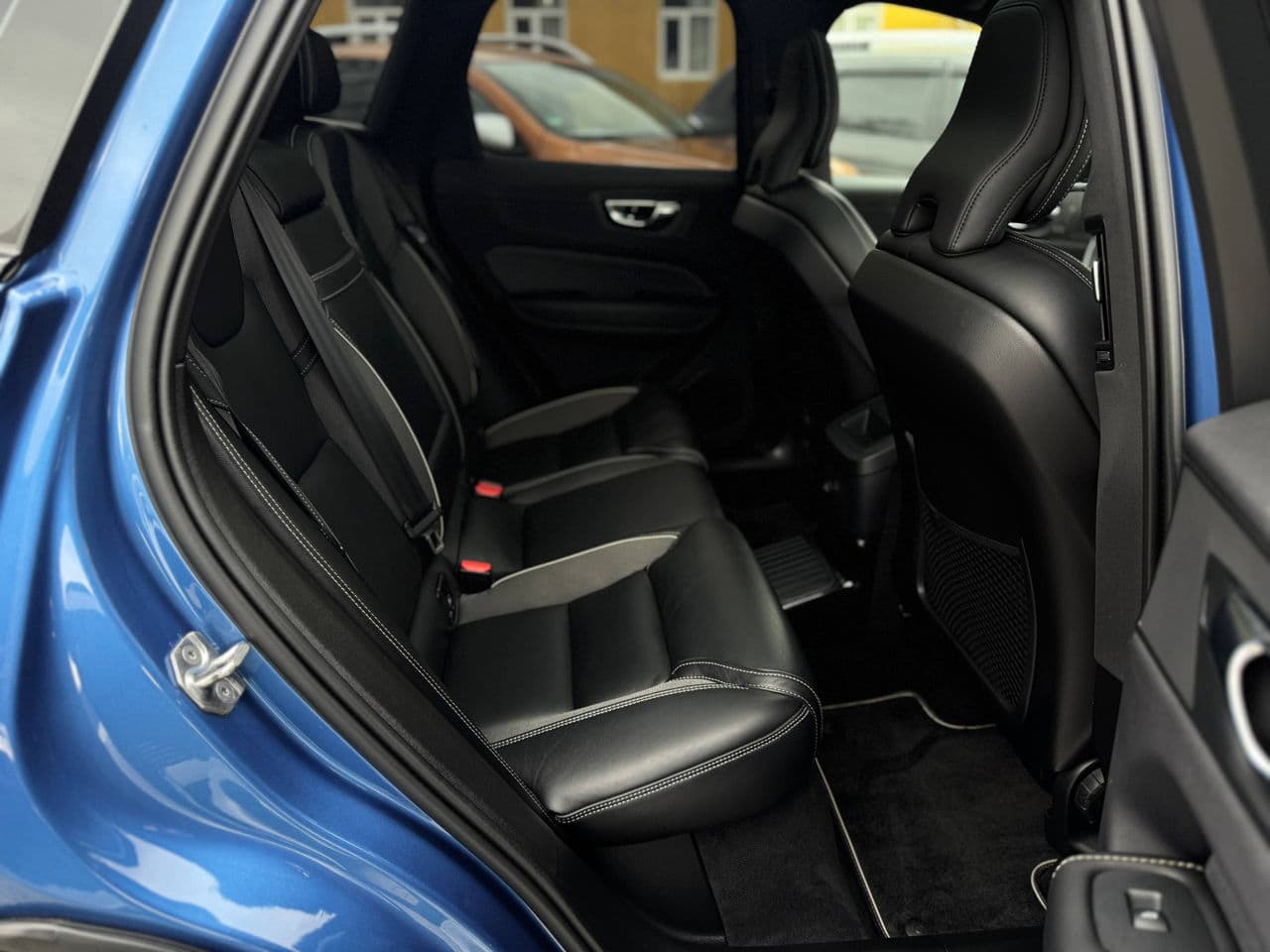 Volvo XC 60 2019 — Миниатюра 15