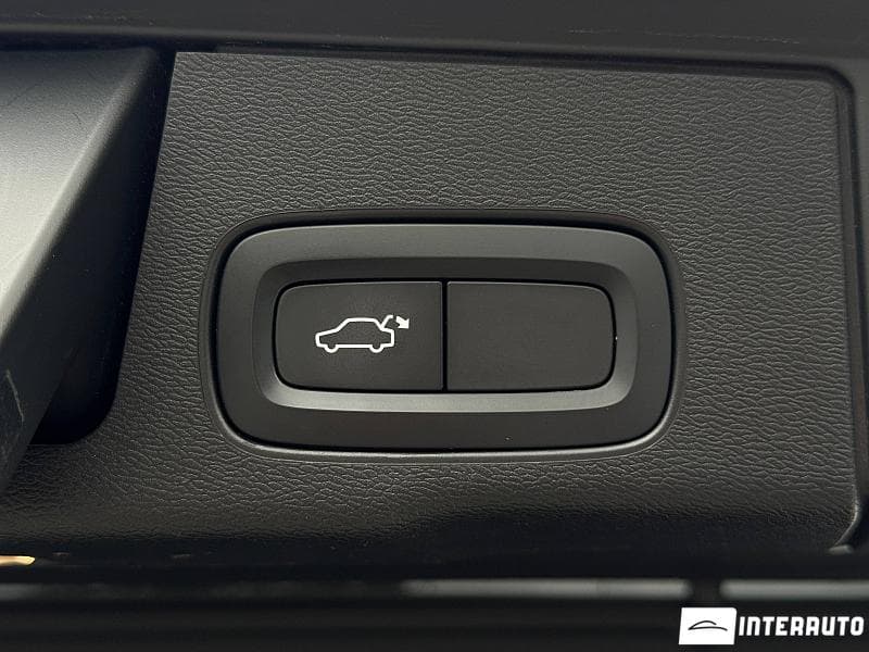 Volvo XC 60 2019 — Миниатюра 18