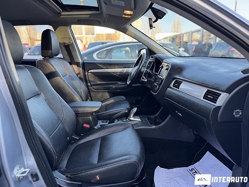 2015 Mitsubishi Outlander — Miniatură 21