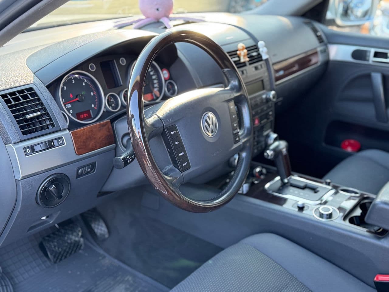 Volkswagen Touareg 2005 — Миниатюра 8