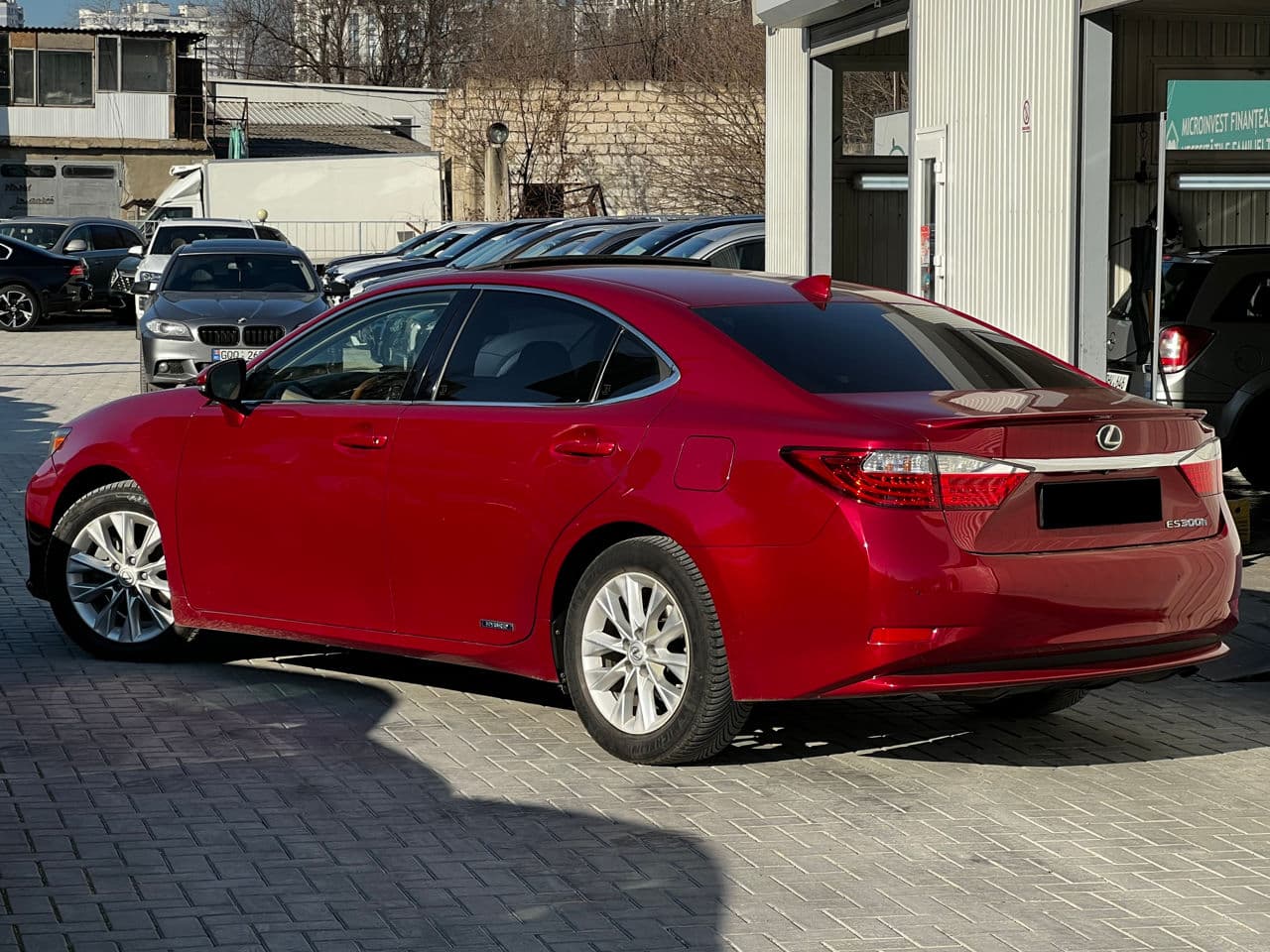 Lexus ES 300h 2015 — Миниатюра 2