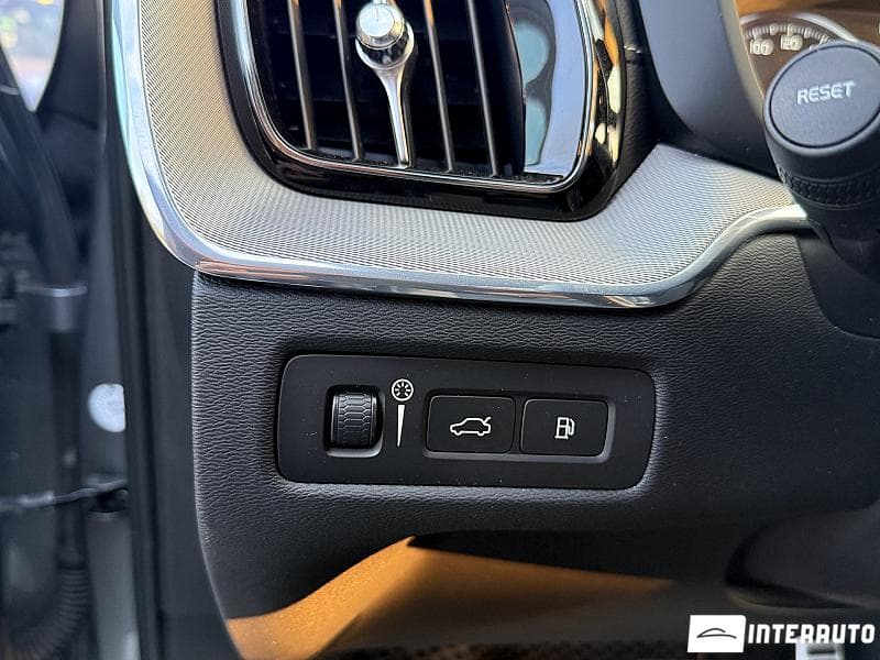 Volvo XC 60 2019 — Миниатюра 17