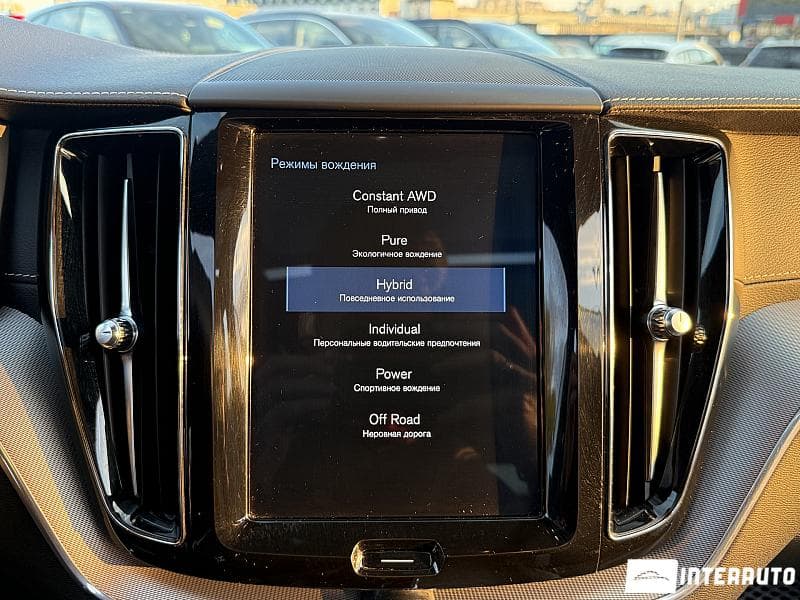 Volvo XC 60 2019 — Миниатюра 9