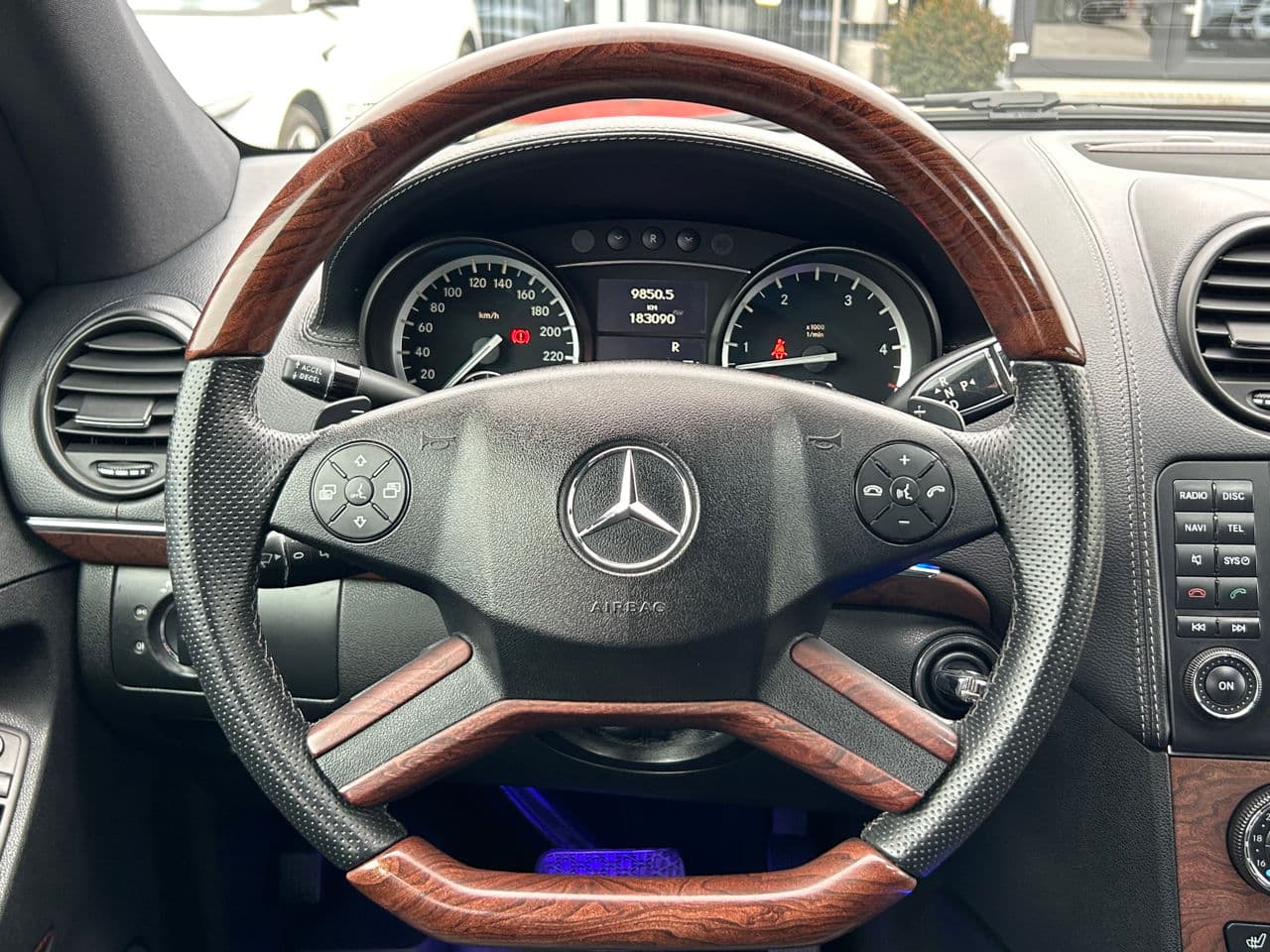 Mercedes GL 350 2010 — Миниатюра 12