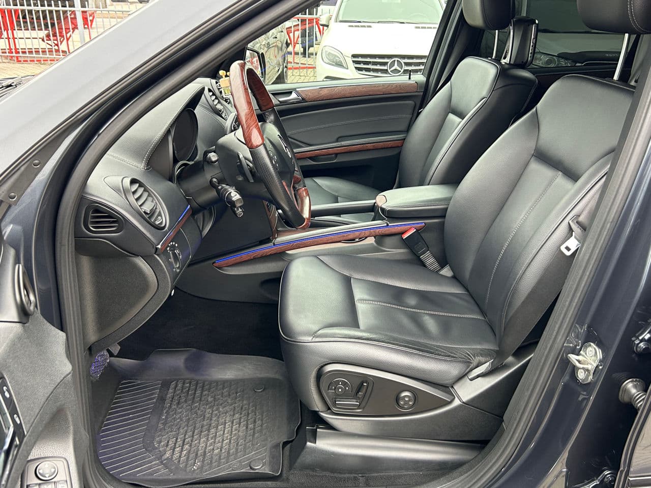 Mercedes GL 350 2010 — Миниатюра 9
