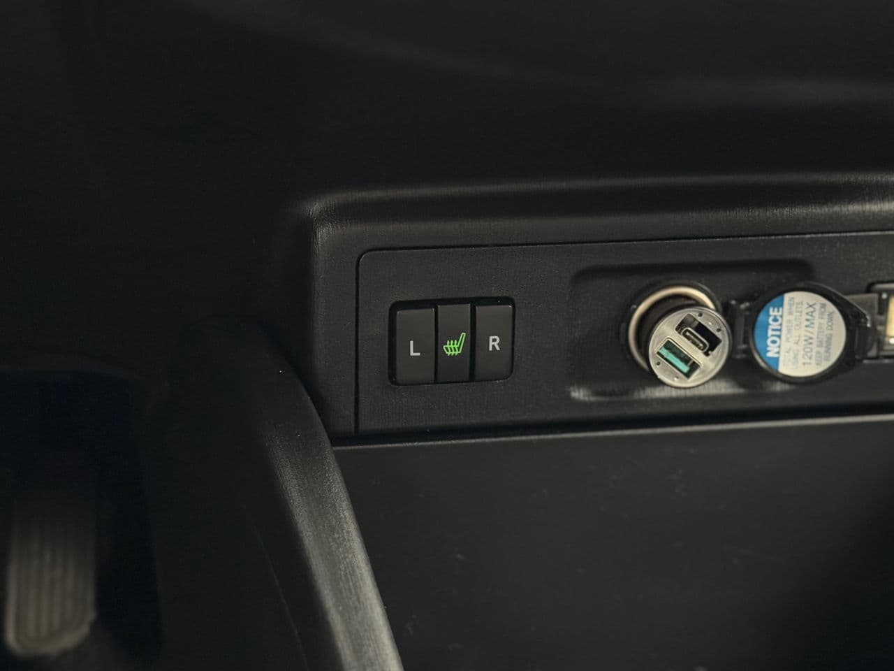 Toyota Prius Plus / V 2017 — Миниатюра 14