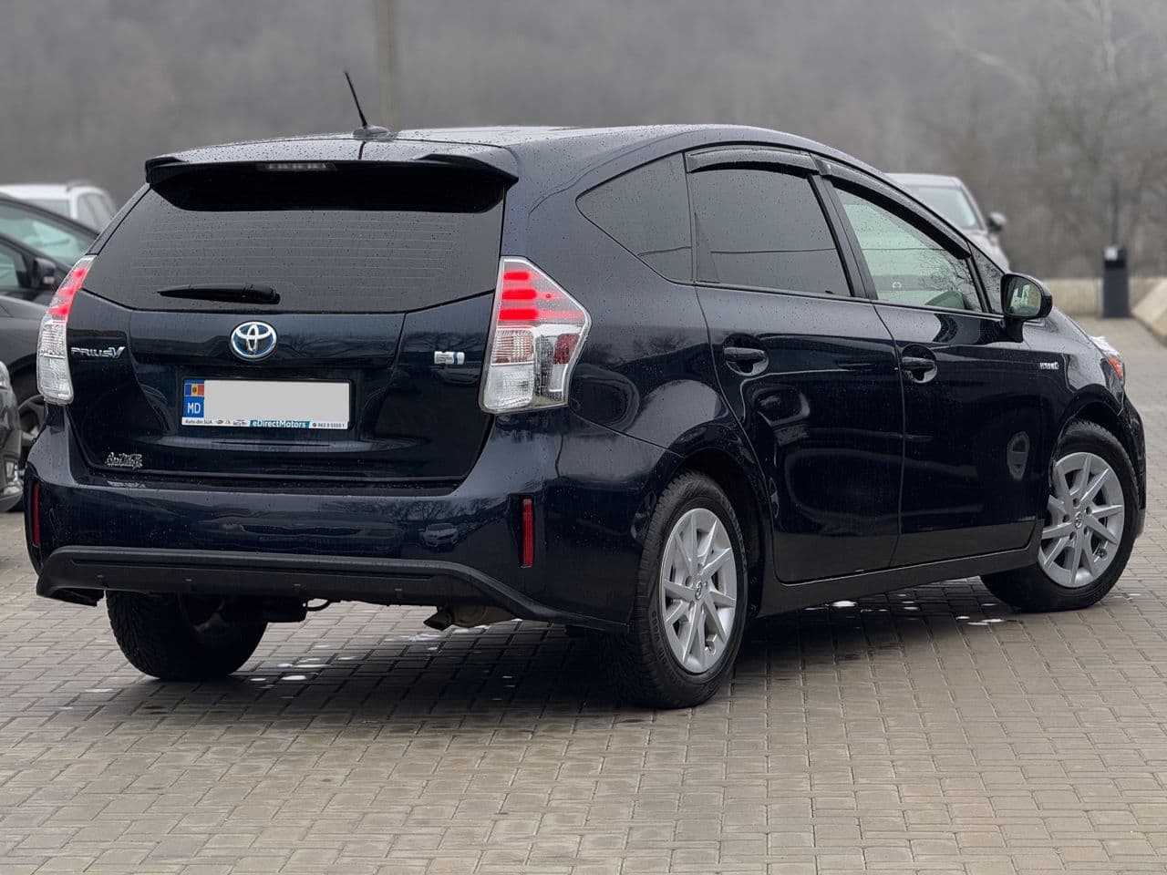 Toyota Prius Plus / V 2017 — Миниатюра 2