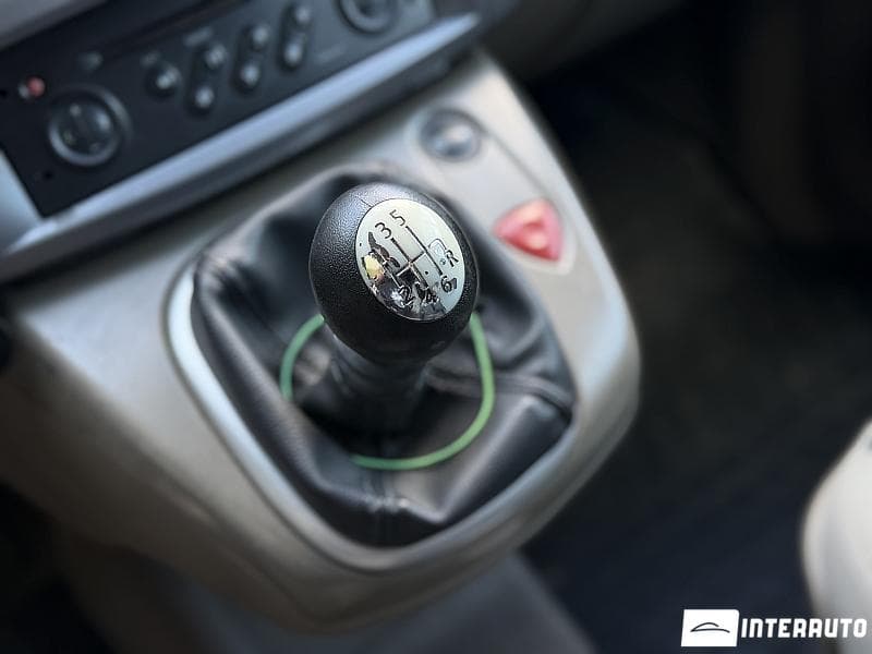 Renault Scenic 2004 — Миниатюра 12