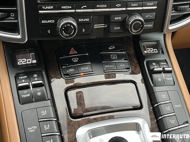 Porsche Cayenne 2015 — Миниатюра 15