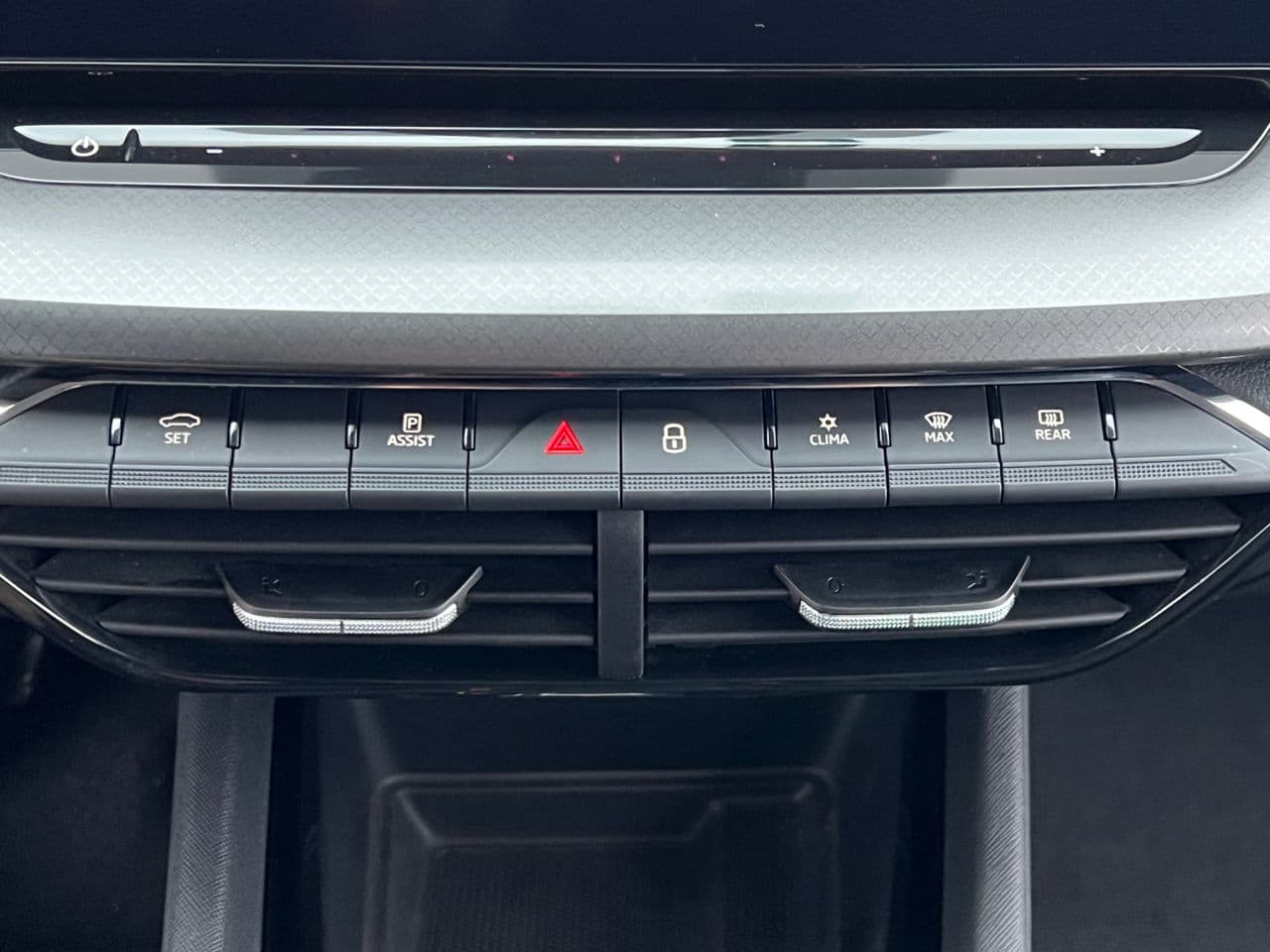 Skoda Octavia 2021 — Миниатюра 10