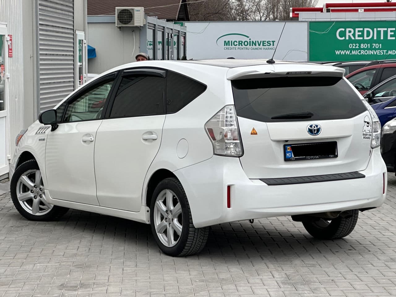 Toyota Prius Plus / V 2012 — Миниатюра 4