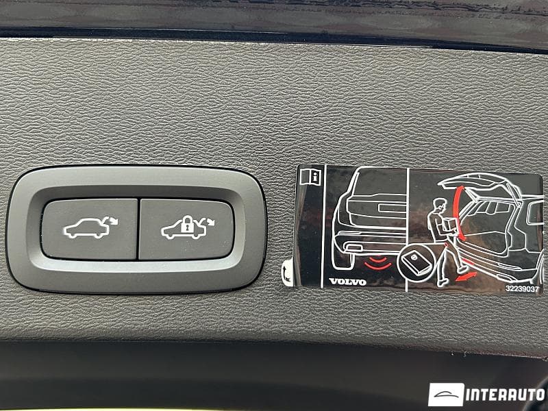 Volvo XC 40 2021 — Миниатюра 24
