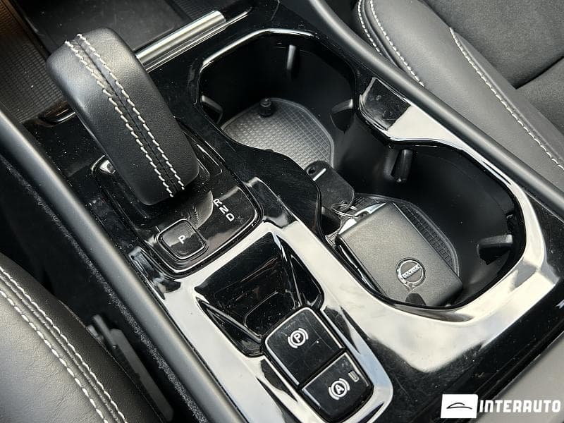 Volvo XC 40 2021 — Миниатюра 16