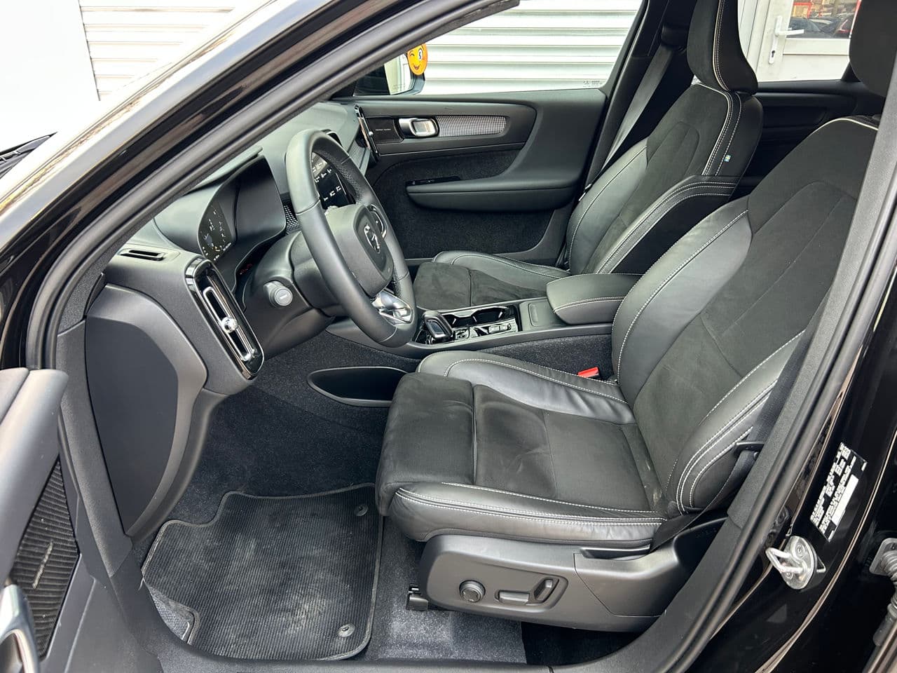 Volvo XC 40 2021 — Миниатюра 9