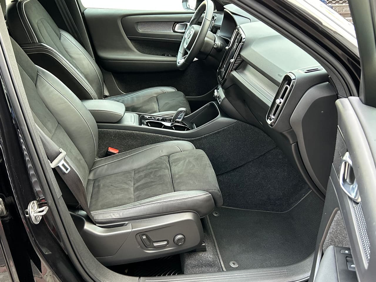 Volvo XC 40 2021 — Миниатюра 18