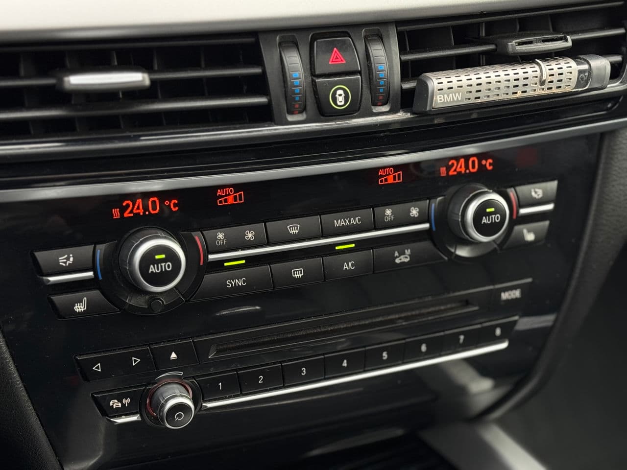 BMW X5 2.5D 2017 — Миниатюра 16