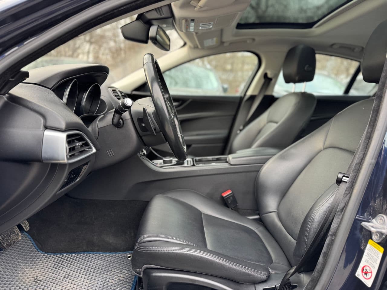 Jaguar XE 2016 — Миниатюра 7