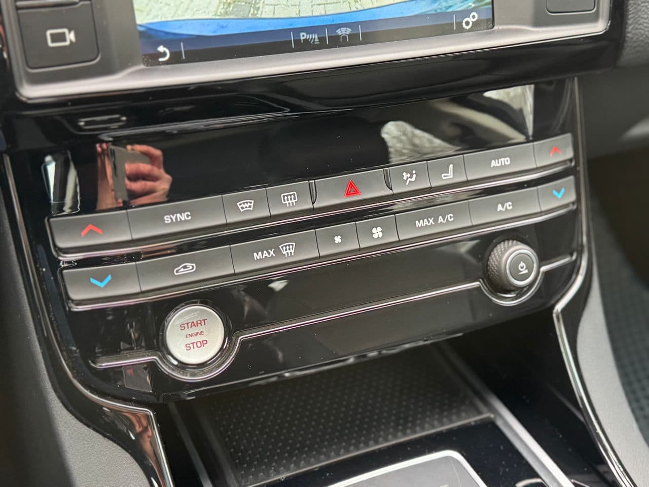 Jaguar XE 2016 — Миниатюра 13