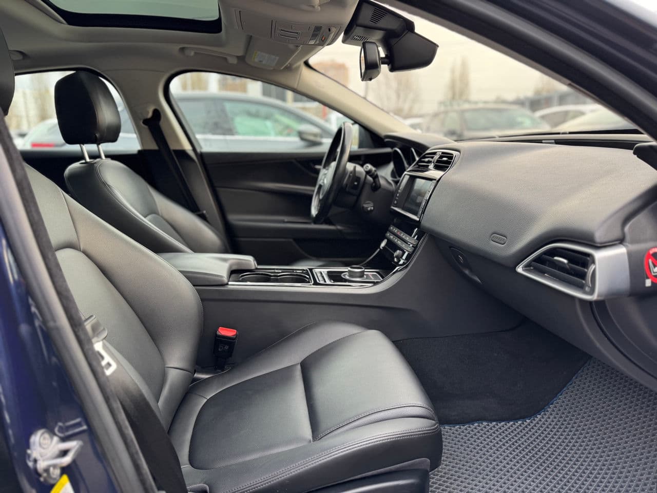 Jaguar XE 2016 — Миниатюра 18