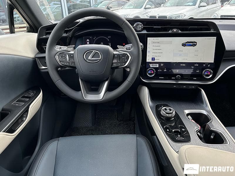 Lexus RZ 450e 2023 — Миниатюра 8