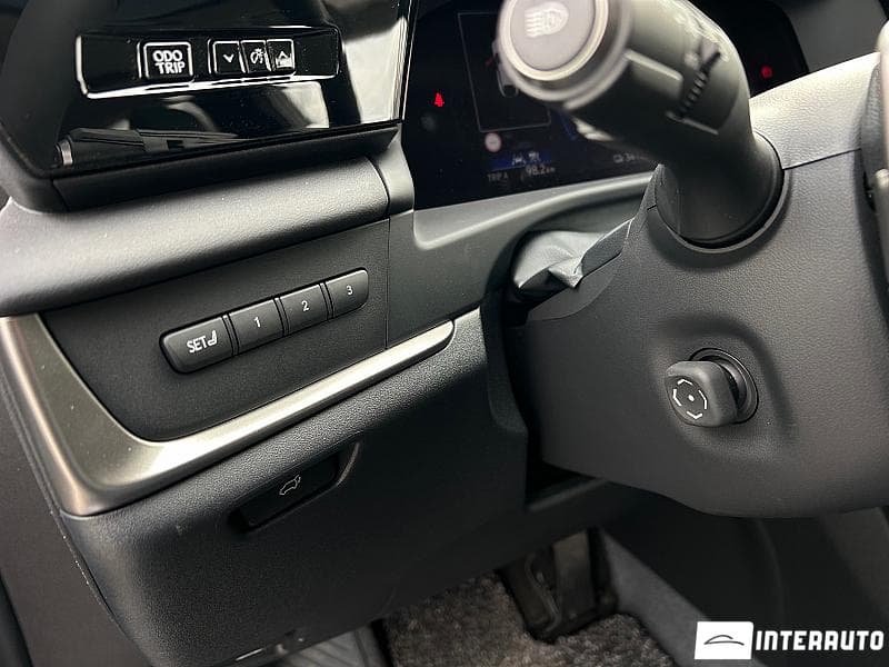 Lexus RZ 450e 2023 — Миниатюра 9