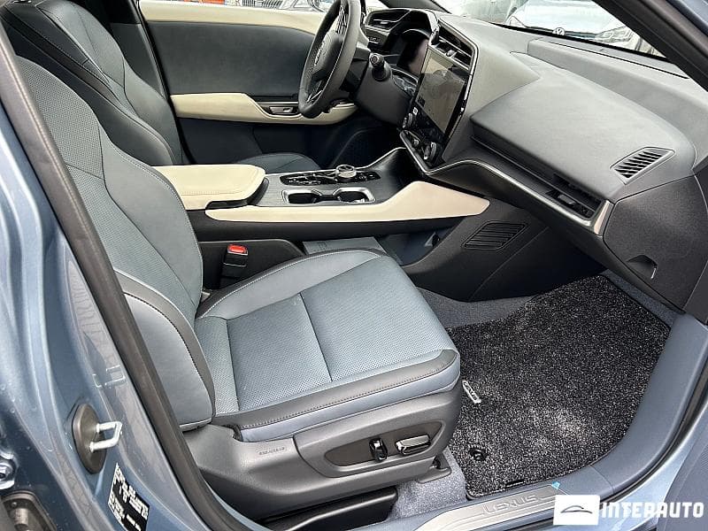 Lexus RZ 450e 2023 — Миниатюра 17